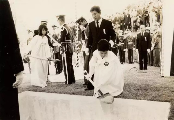 66岁朴槿惠的一生:从总统之女到总统 再到布衣