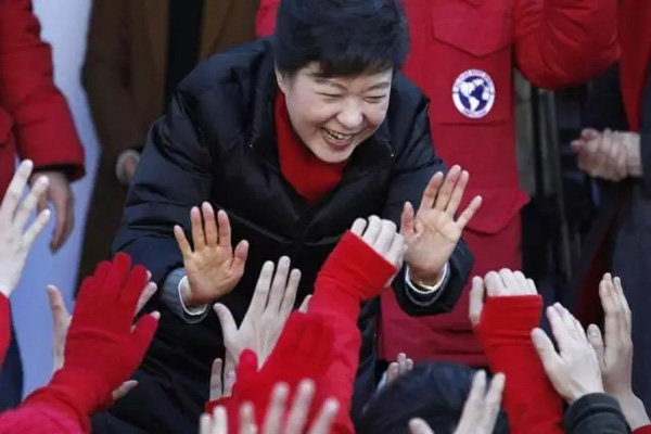 66岁朴槿惠的一生:从总统之女到总统 再到布衣