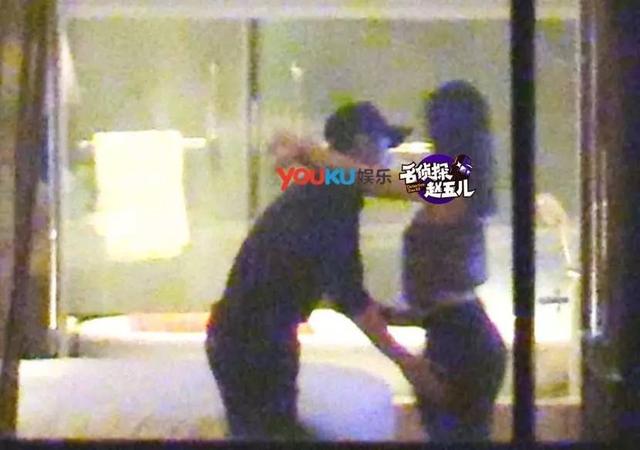 林丹出轨全记录:小区亲密同行 酒店大尺度亲热