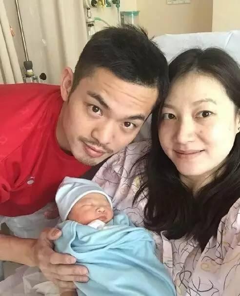林丹出轨全记录:小区亲密同行 酒店大尺度亲热