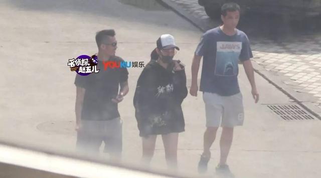 林丹出轨全记录:小区亲密同行 酒店大尺度亲热